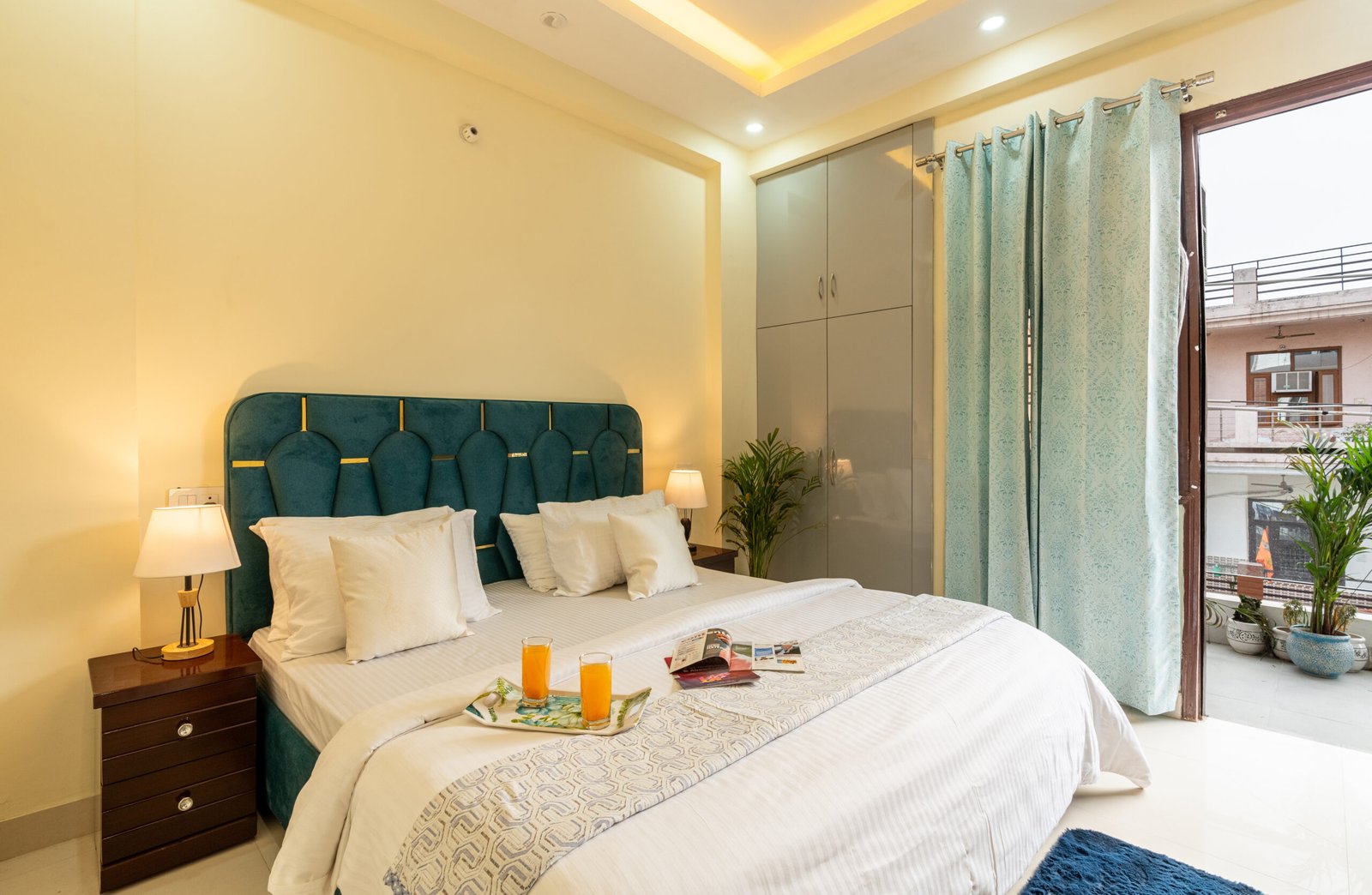 Homlee – Vasundhara 3BHK Apt with Kitchen & Parking